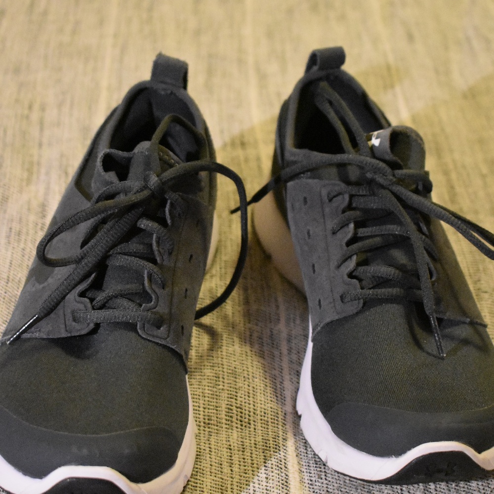 Women's cross-trainer // Under Armour